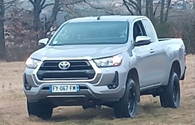 Toyota Hilux Pick-up équipé raid 4x4